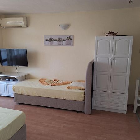 Primorski Briz Guest House Primorsko Esterno foto