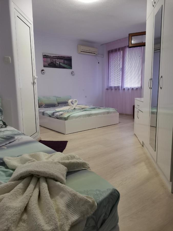 Primorski Briz Guest House Primorsko Esterno foto