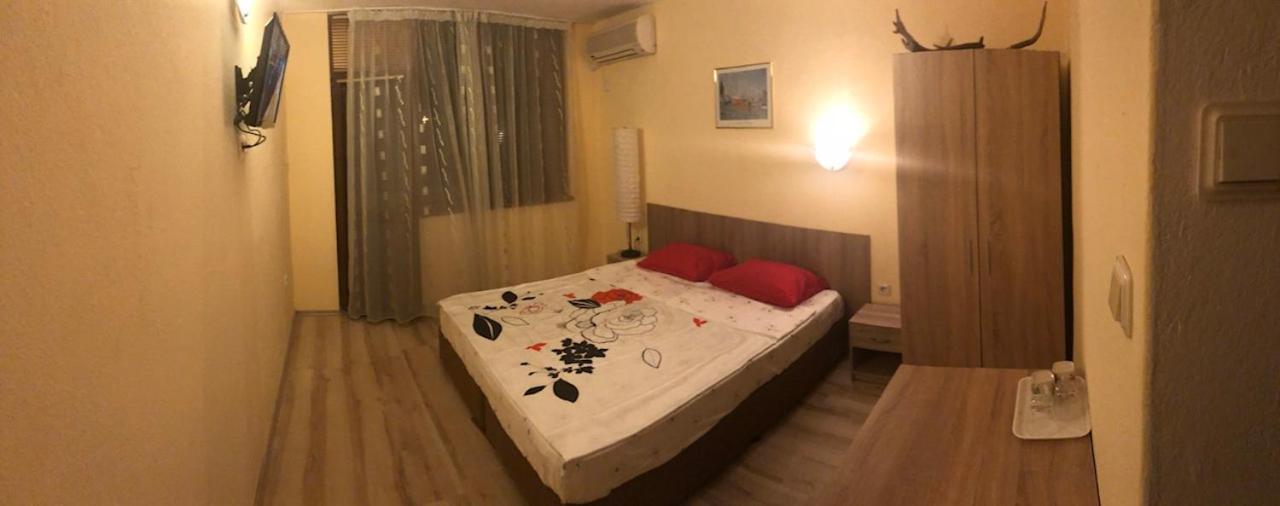Primorski Briz Guest House Primorsko Esterno foto
