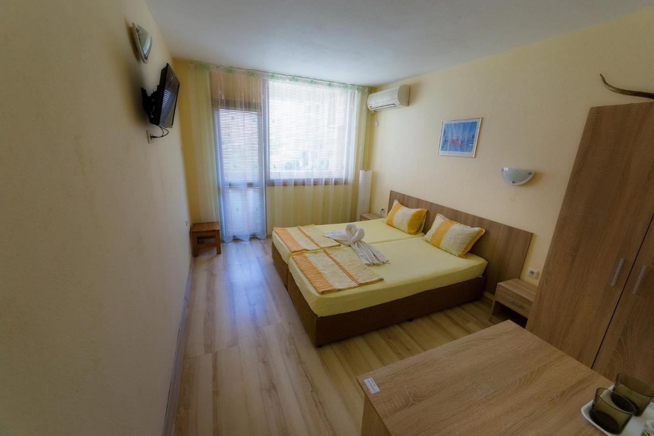 Primorski Briz Guest House Primorsko Esterno foto