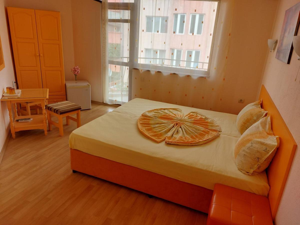 Primorski Briz Guest House Primorsko Esterno foto