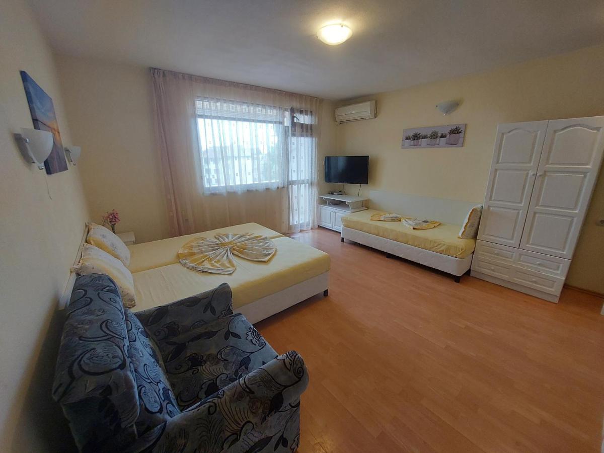 Primorski Briz Guest House Primorsko Esterno foto