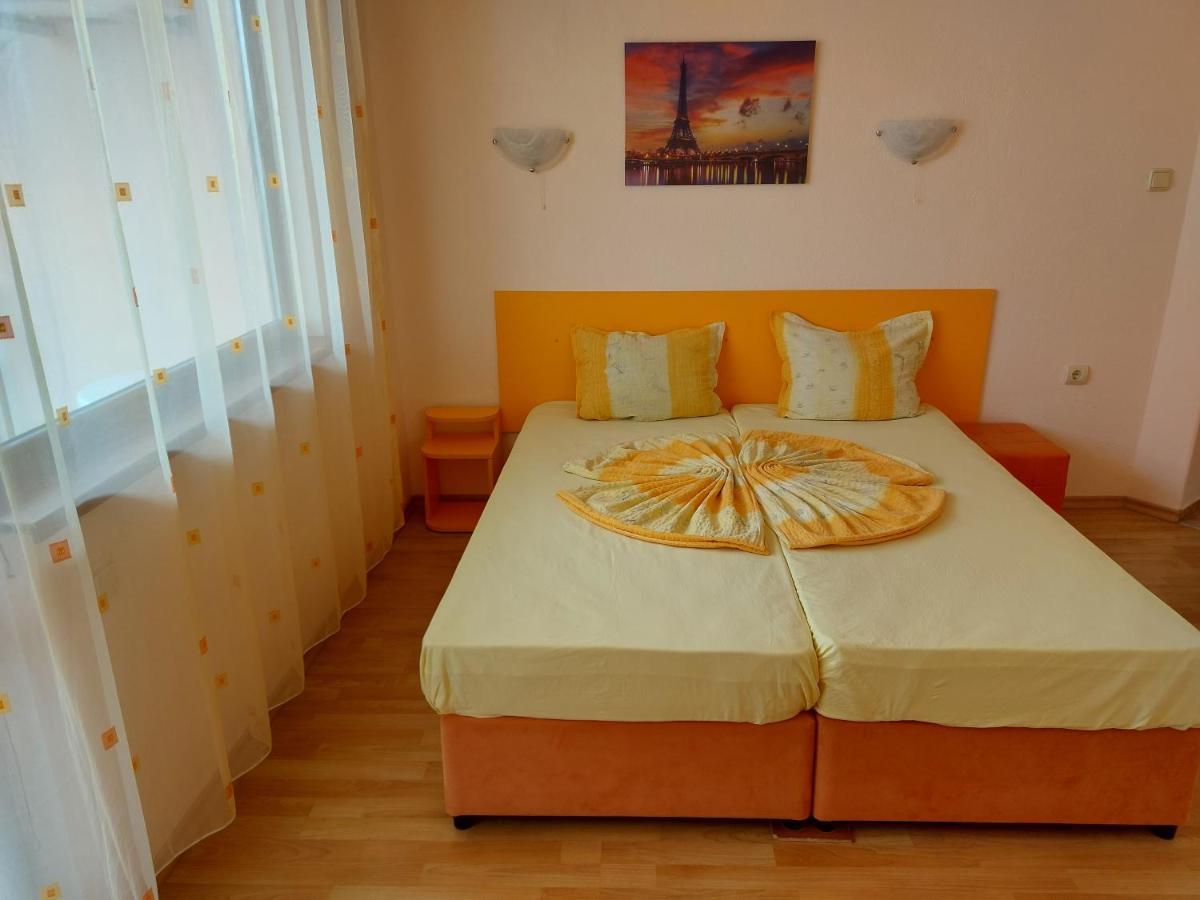 Primorski Briz Guest House Primorsko Esterno foto